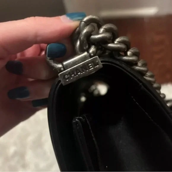 Chanel Medium boy Bag - Picture 7 of 16